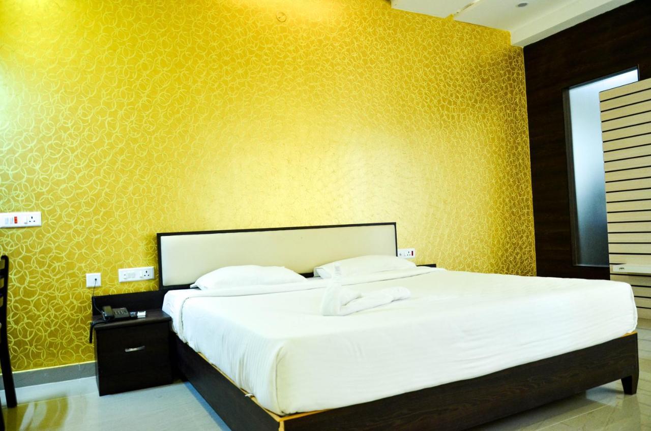 Hotel Ambai Grand Ambasamudram Exterior foto