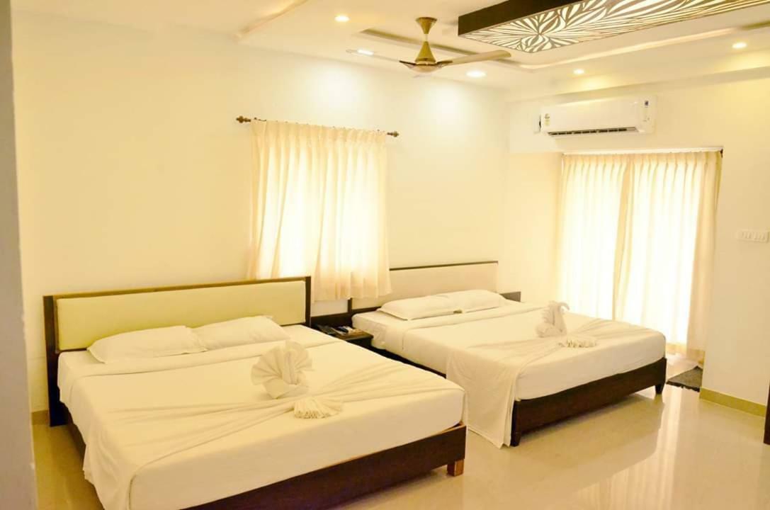 Hotel Ambai Grand Ambasamudram Exterior foto