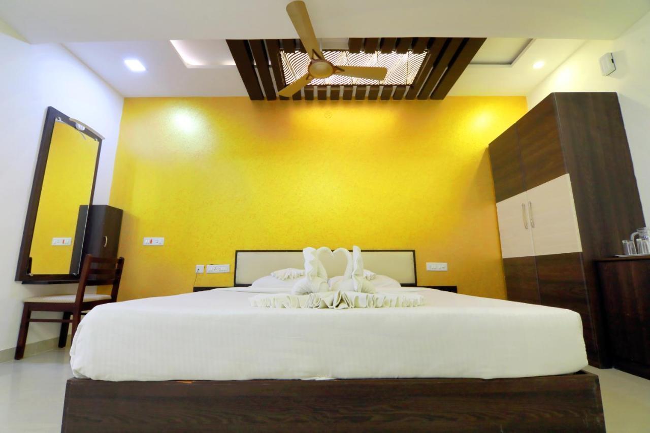 Hotel Ambai Grand Ambasamudram Exterior foto