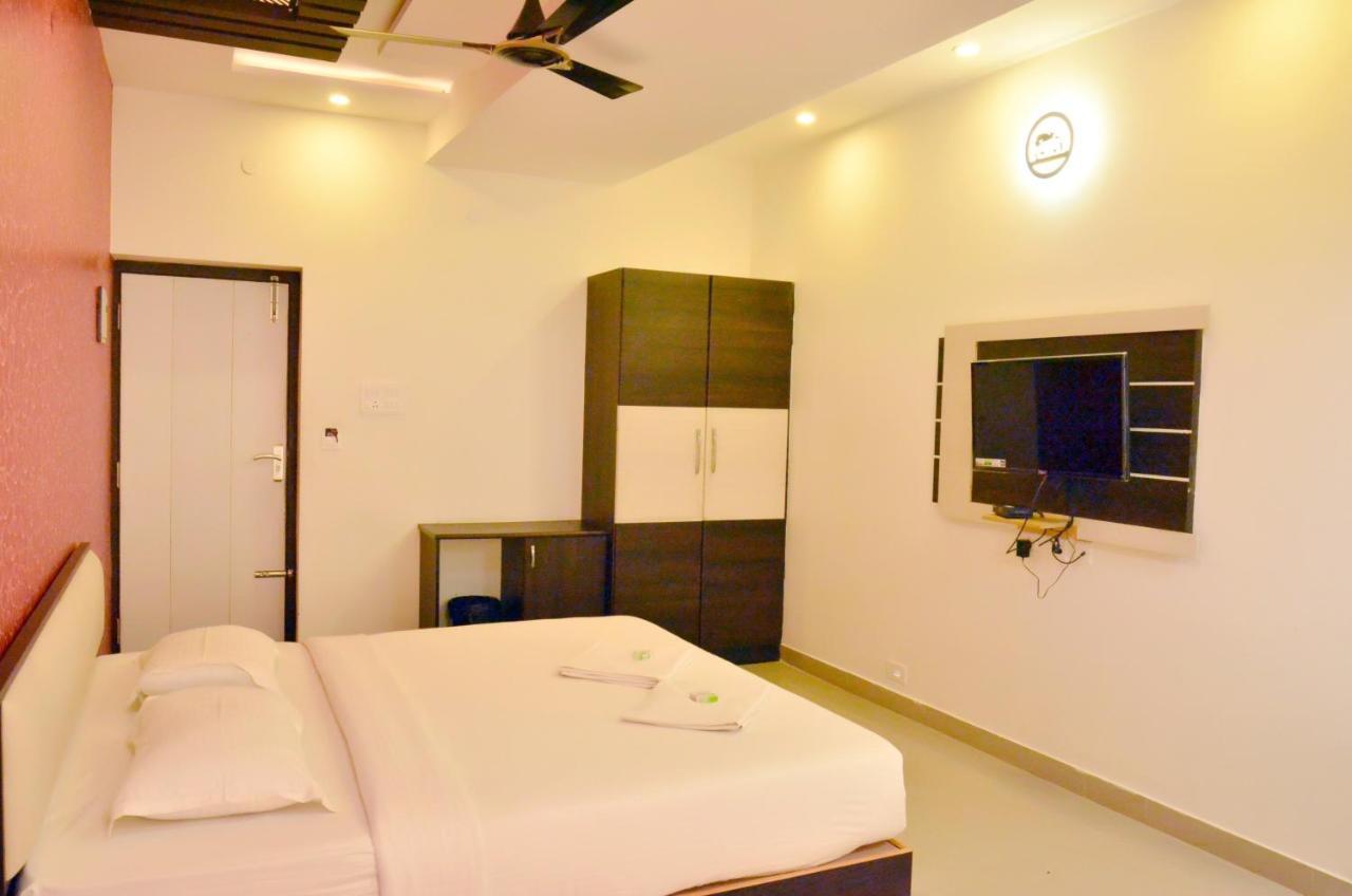 Hotel Ambai Grand Ambasamudram Exterior foto