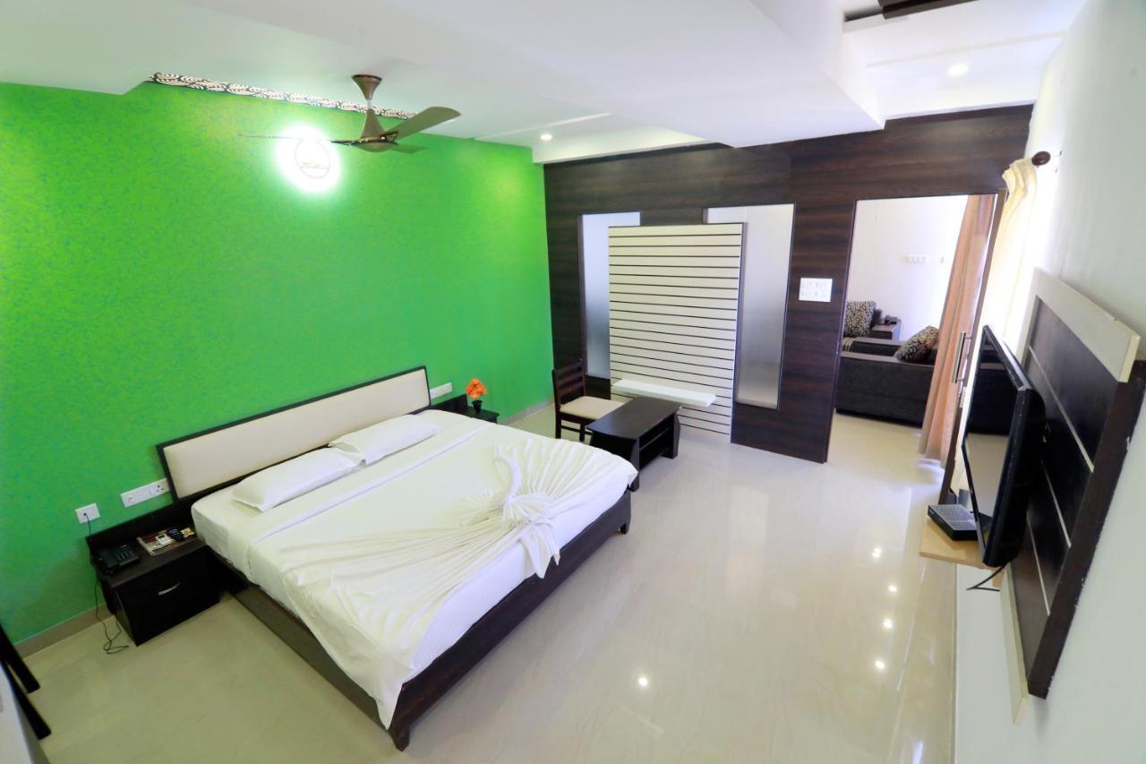 Hotel Ambai Grand Ambasamudram Exterior foto